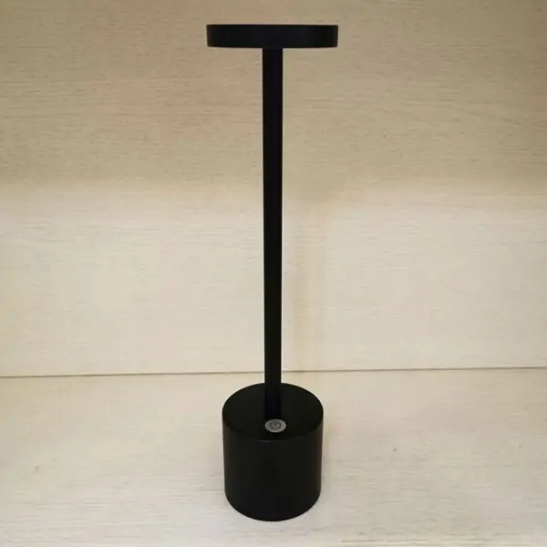 Cordless table lamp